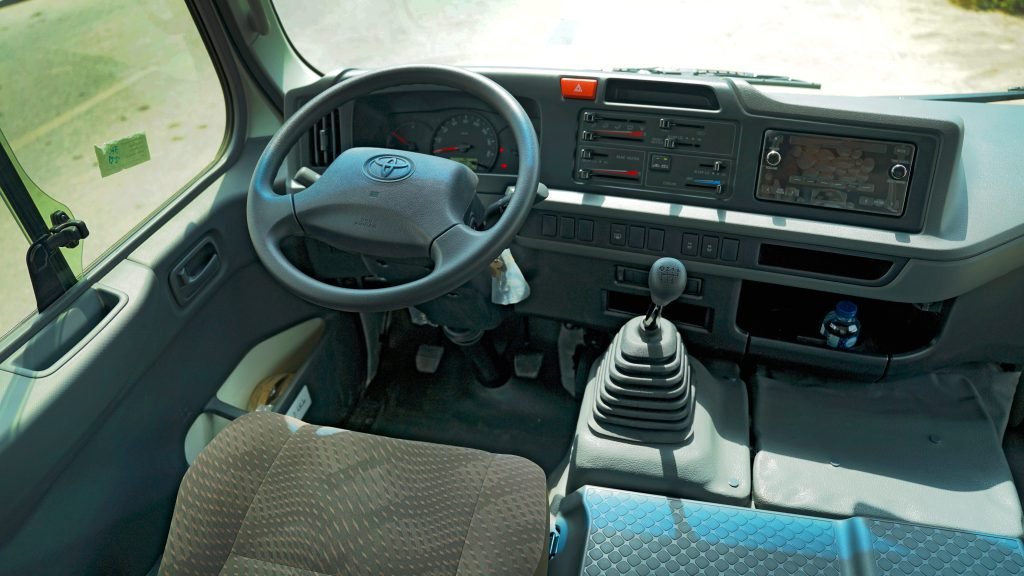Toyota Coaster 2.7L