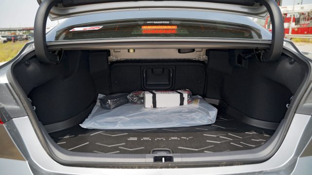 Toyota Camry 2025 Lumiere HEV Hybrid 2.5L