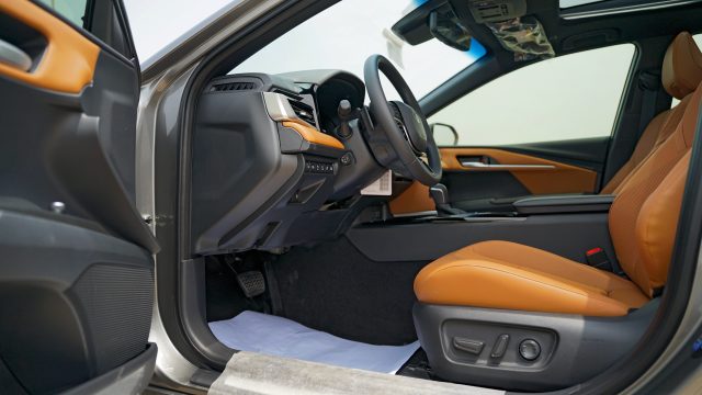 Toyota Camry 2025 Lumiere HEV Hybrid 2.5L