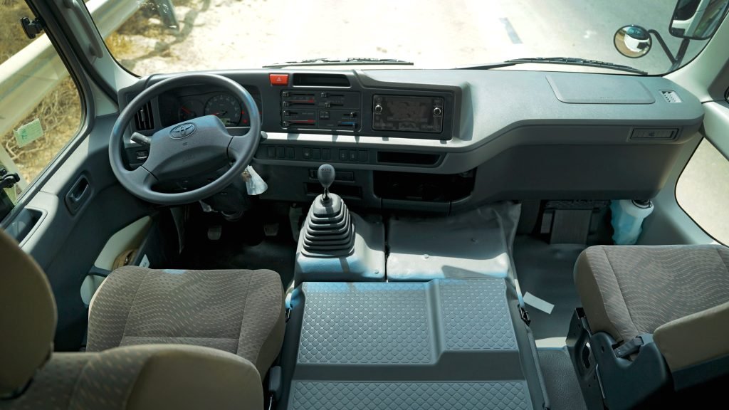 Toyota Coaster 2.7L