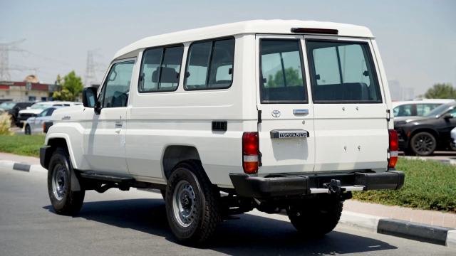 2025 Toyota Land Cruiser LC78 Hardtop 2.8L Diesel