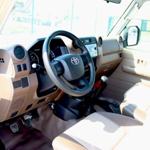 2025 Toyota LC 76 Hardtop 4.2L Diesel - image 3