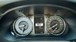 Toyota Hilux 2025 Model,  2.7Ltr Petrol, 2WD, Automatic, Brand-New - image 10