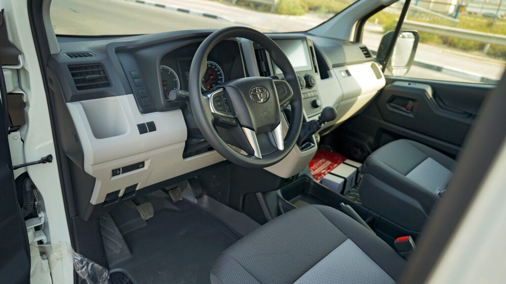 Toyota HiAce Passenger HighRoof