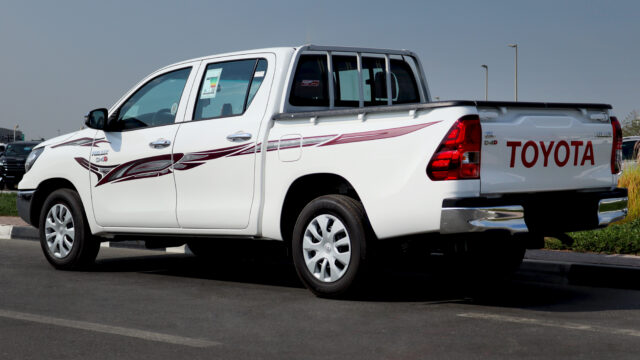 Toyota Hilux 2.4L GL Manual