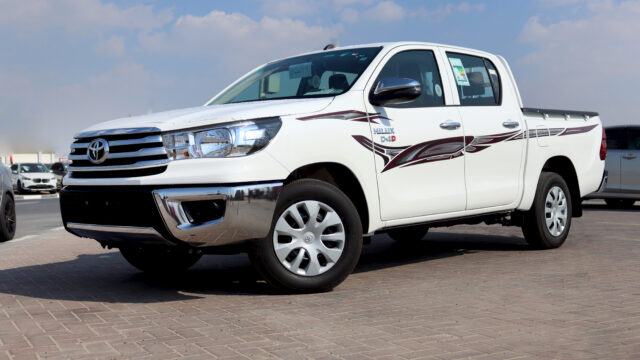 Toyota Hilux 2.4L GL Manual
