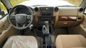 Toyota LC 79, 4.0L бензин, автоматическая коробка передач