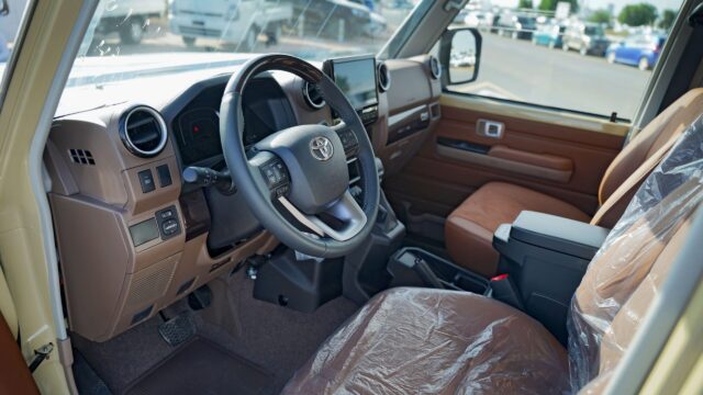 2025 Toyota LC76 4.0L Petrol Hardtop in Dubai