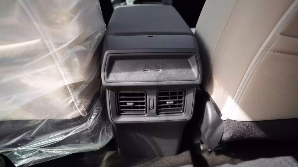 Toyota RAV4 XLE rear air vents and USB charging ports