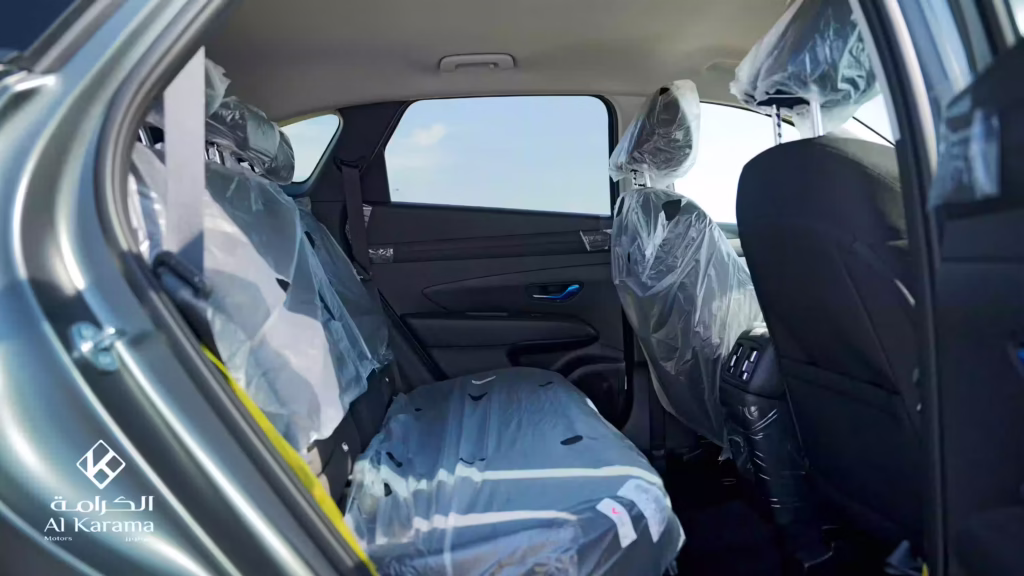 Hyundai Tucson Mid Option rear passenger seating