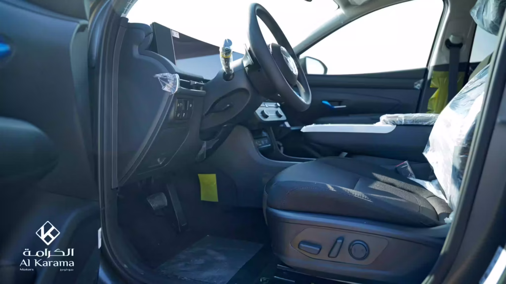 Hyundai Tucson Mid Option driver seat and front cabin