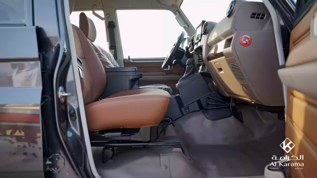 Toyota Land Cruiser LC79 front seats dashboard and center console